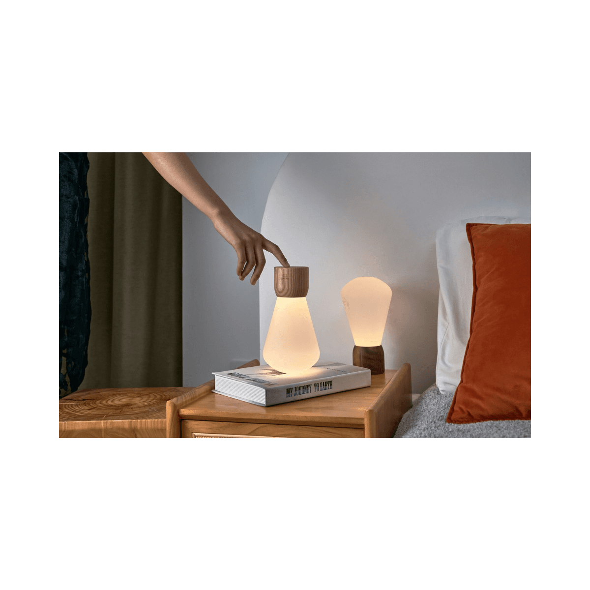 Licht Pentagon Desk Bulb Large Ash
