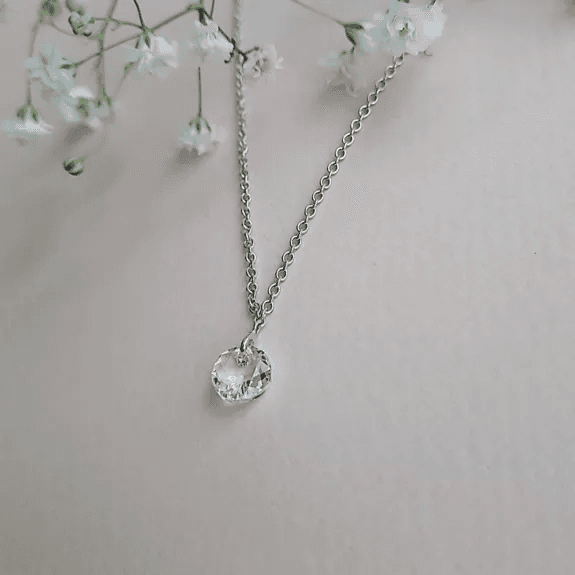 Collier Ras de cou LA MUSE Argenté & Blanc