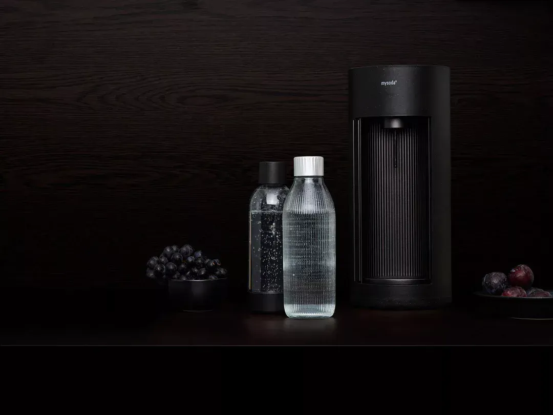 Sprankelend water machine Glassy  - Black